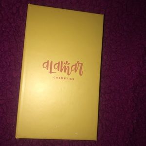 Reina Del Caribe Vol. 1 Eyeshadow Palette